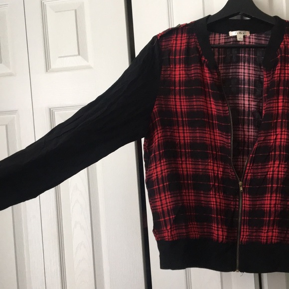 Top - Picture 3 of 3